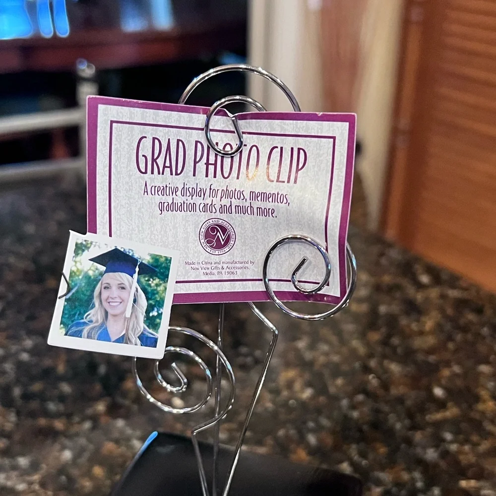 NWT Vintage 2012 Grad Photo Clip